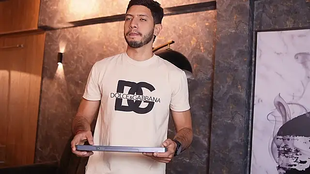 Snapshot of Thiago_Voss chatting on 12.15.25 Thiago Voss online show from 12.15.25