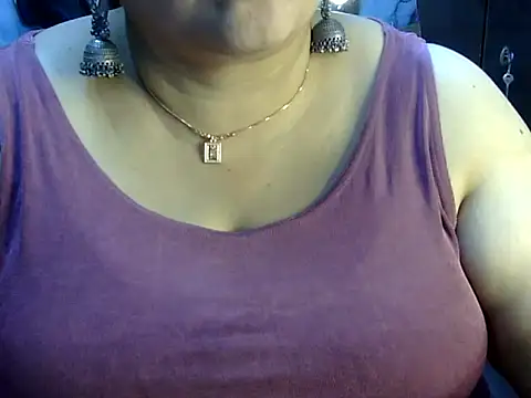 Snapshot of Soniya_Sha chatting on 07.28.26 Soniya Sha online show from 07.28.26