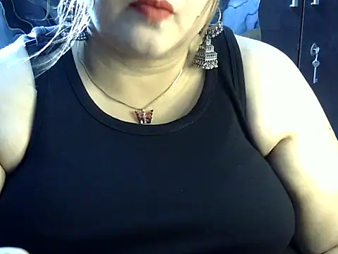 Snapshot of Soniya_Sha chatting on 07.29.26 Soniya Sha online show from 07.29.26