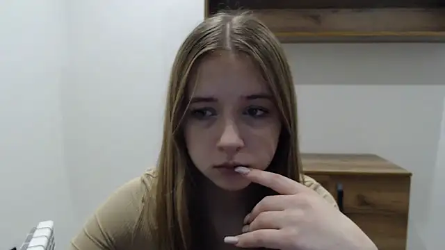 Snapshot of SweetBellaa_ chatting on 12.16.25 SweetBellaa online show from 12.16.25