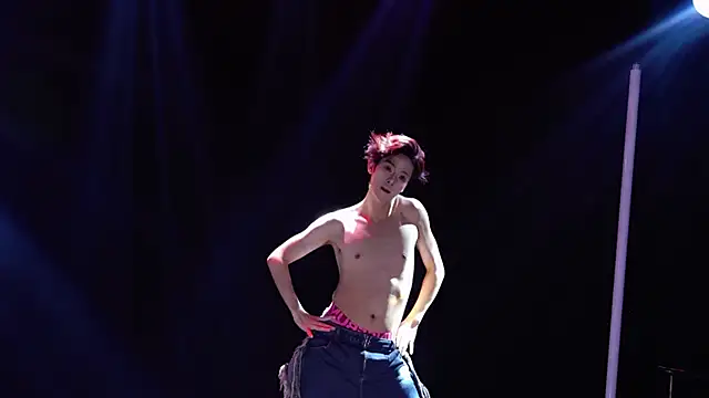 Snapshot of BOYgayHouse- chatting on 12.14.25 BOYgayHouse- online show from 12.14.25