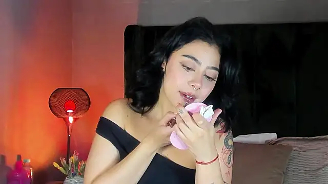 TaniaRedd  online show from 03.09.26