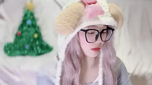 Snapshot of fayebabe chatting on 12.18.25 fayebabe online show from 12.18.25