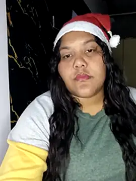 Snapshot of VaneandRossy chatting on 12.20.25 VaneandRossy online show from 12.20.25