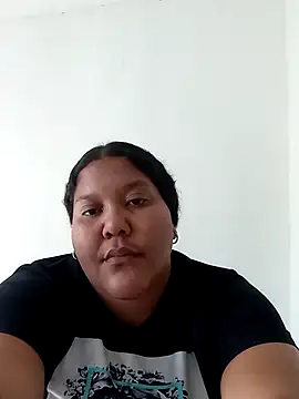 Snapshot of VaneandRossy chatting on 12.22.25 VaneandRossy online show from 12.22.25