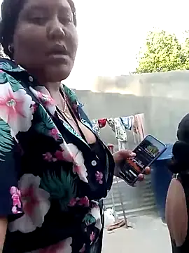 Snapshot of VaneandRossy chatting on 01.17.26 VaneandRossy online show from 01.17.26