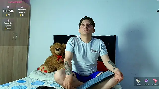 Snapshot of ethan__01 chatting on 12.04.25 ethan 01 online show from 12.04.25