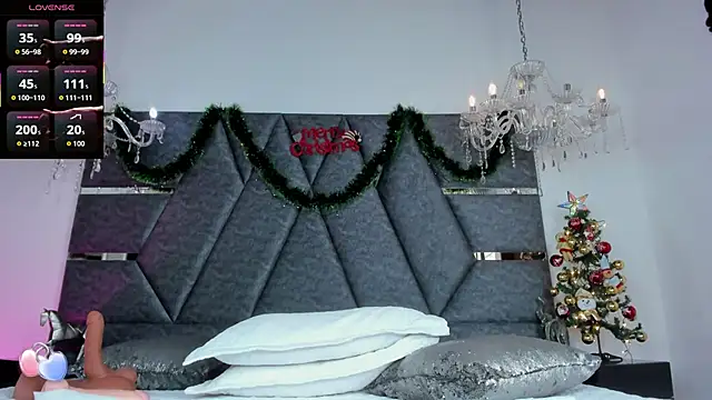 Snapshot of Amara_Rossee chatting on 12.15.25 Amara Rossee online show from 12.15.25