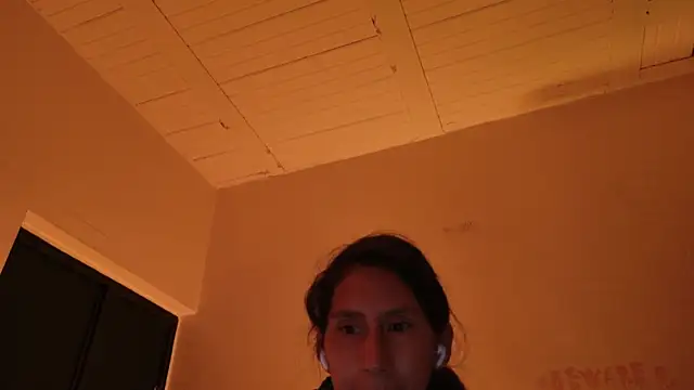 Snapshot of MoonLipsON- chatting on 06.11.26 MoonLipsON- online show from 06.11.26