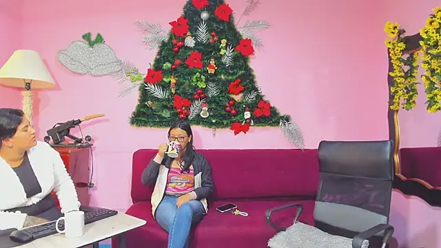 Snapshot of LesbianCouple02 chatting on 12.15.25 LesbianCouple02 online show from 12.15.25