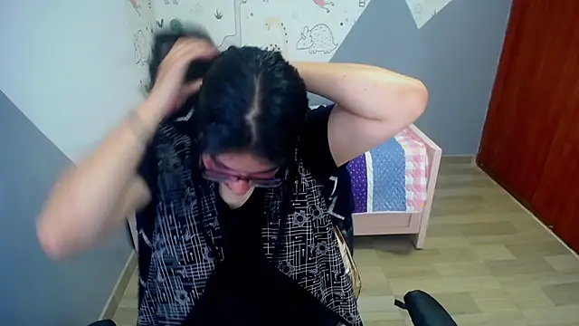 Snapshot of eva_smit_t chatting on 12.14.25 eva smit t online show from 12.14.25