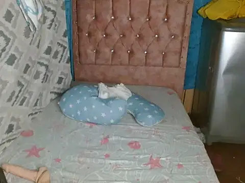 Snapshot of caro_lil chatting on 02.19.26 caro lil online show from 02.19.26