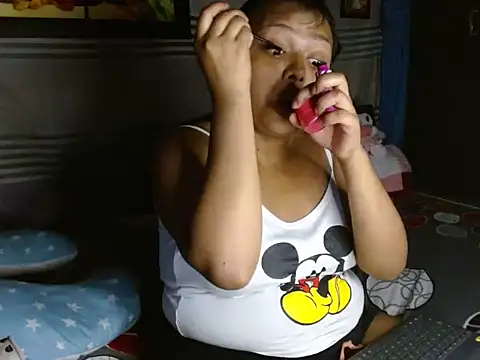 Snapshot of caro_lil chatting on 03.10.26 caro lil online show from 03.10.26