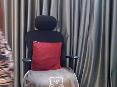 Snapshot of -Micky- chatting on 02.28.26 -Micky- online show from 02.28.26