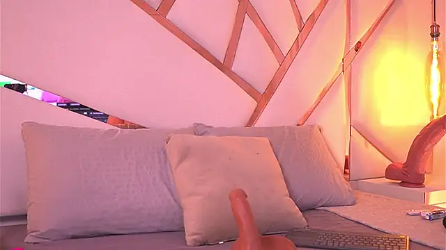Sophie-velvet online show from 06.05.26