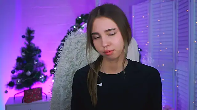 Snapshot of KimPorins chatting on 12.14.25 KimPorins online show from 12.14.25