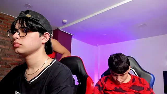 HotThreesoome online show from 03.06.26