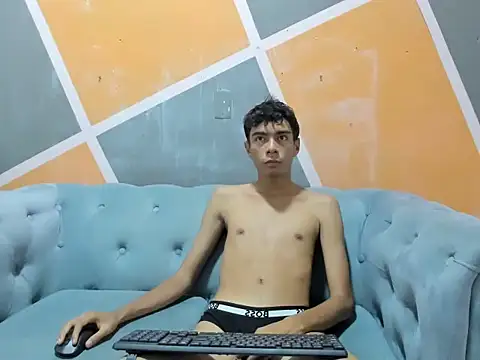 Snapshot of noah_pierce chatting on 12.16.25 noah pierce online show from 12.16.25