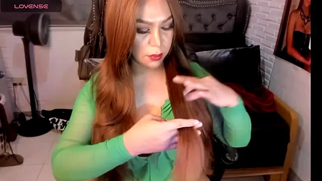 Snapshot of UrVirtualLover chatting on 10.18.25 UrVirtualLover online show from 10.18.25