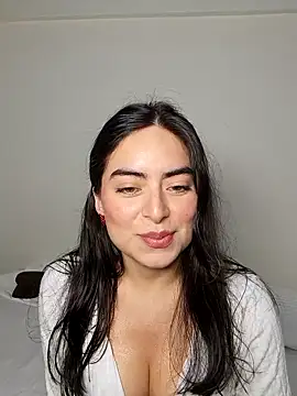 saasha Petit online show from 02.03.26