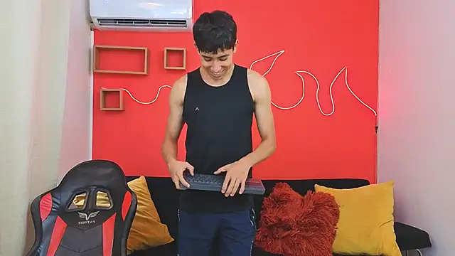 Neo Twink online show from 06.05.26