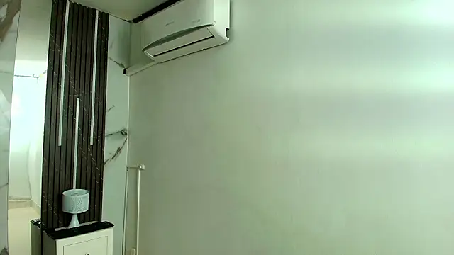 AprillRoss online show from 12.22.25