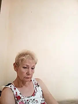 Snapshot of Calypso-Loove chatting on 06.25.26 Calypso-Loove online show from 06.25.26