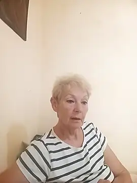 Snapshot of Calypso-Loove chatting on 06.29.26 Calypso-Loove online show from 06.29.26