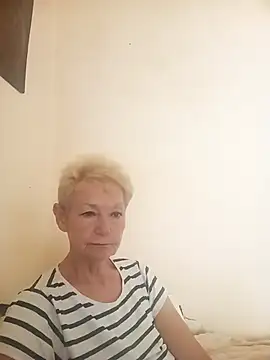 Snapshot of Calypso-Loove chatting on 06.29.26 Calypso-Loove online show from 06.29.26