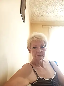 Snapshot of Calypso-Loove chatting on 07.25.26 Calypso-Loove online show from 07.25.26