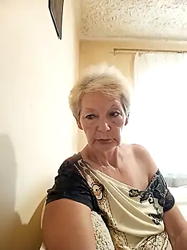 Snapshot of Calypso-Loove chatting on 08.01.26 Calypso-Loove online show from 08.01.26
