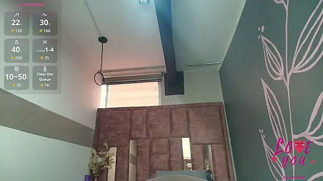 Kiara Fox   online show from 04.22.26