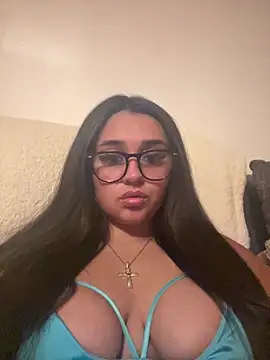 Snapshot of Wild_Busty_Niyah_XX chatting on 04.15.26 Wild Busty Niyah XX online show from 04.15.26