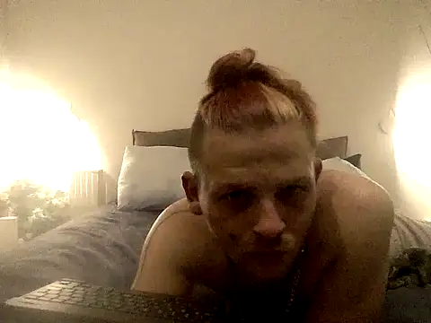 Snapshot of house_f_stone chatting on 12.16.25 house f stone online show from 12.16.25