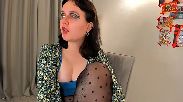 Snapshot of TracyLilith chatting on 12.13.25 TracyLilith online show from 12.13.25