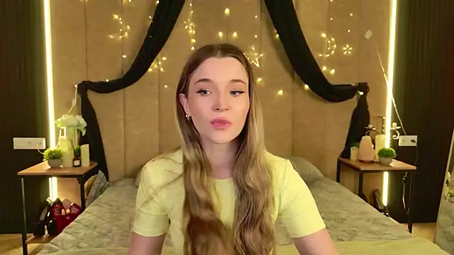 Snapshot of Lina_Sinerz chatting on 05.13.26 Lina Sinerz online show from 05.13.26