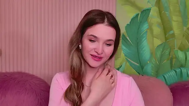 Snapshot of Lina_Sinerz chatting on 05.23.26 Lina Sinerz online show from 05.23.26