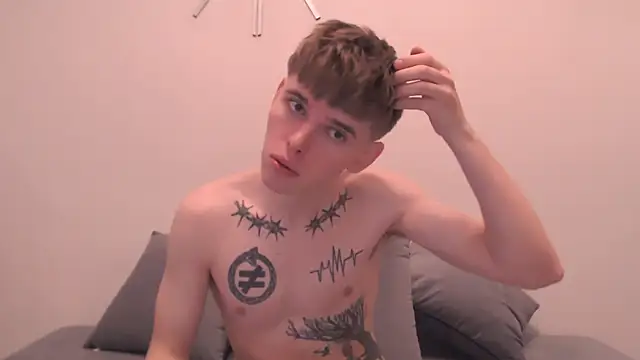 Snapshot of Fredd_Xanders chatting on 04.17.26 Fredd Xanders online show from 04.17.26