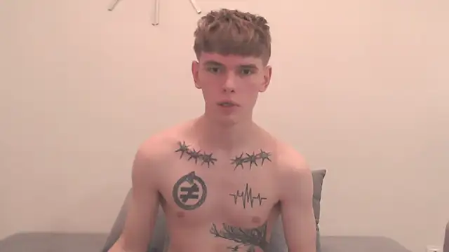 Snapshot of Fredd_Xanders chatting on 04.18.26 Fredd Xanders online show from 04.18.26