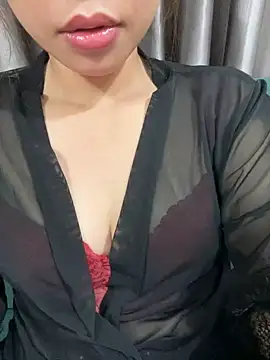 Snapshot of -Moon-20 chatting on 12.16.25 -Moon-20 online show from 12.16.25