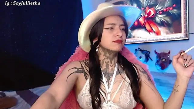 Snapshot of Julls420_ chatting on 12.14.25 Julls420 online show from 12.14.25