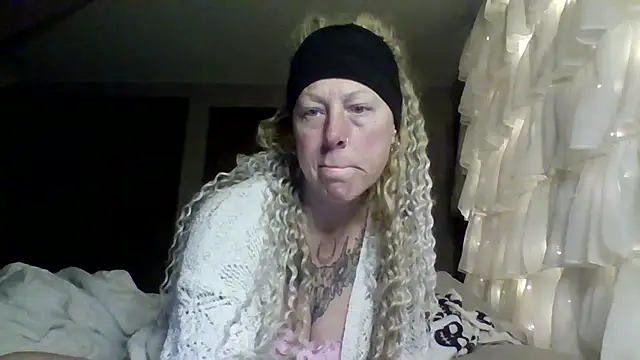 Outdoorchicjj online show from 02.17.26