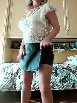 AhlyssaLove1155 online show from 12.21.25