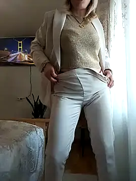 AhlyssaLove1155 online show from 04.29.26