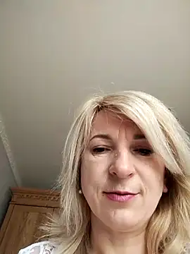 AhlyssaLove1155 online show from 05.31.26