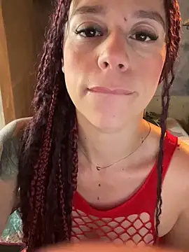 Snapshot of Luna____dance chatting on 12.16.25 Luna dance online show from 12.16.25