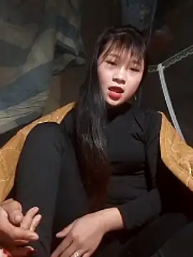 Snapshot of hinata-xx chatting on 12.15.25 hinata-xx online show from 12.15.25