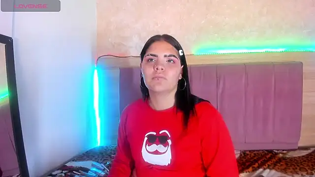 Snapshot of alunnaclarkcm chatting on 12.14.25 alunnaclarkcm online show from 12.14.25