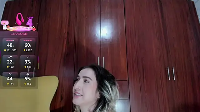 Snapshot of carly_grasso chatting on 11.13.25 carly grasso online show from 11.13.25