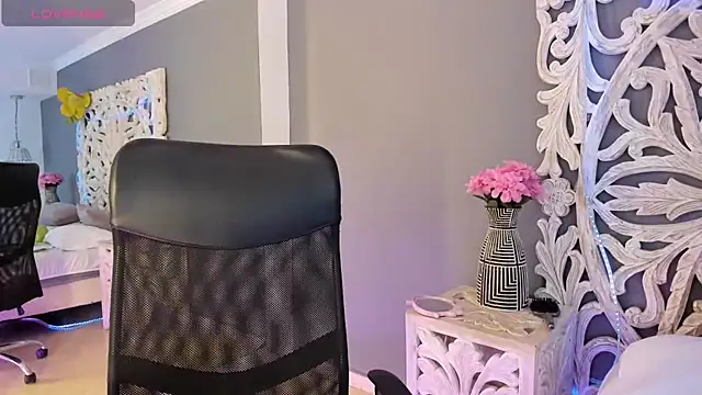 loraineblake online show from 03.06.26